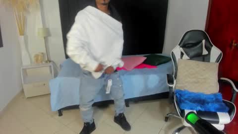 Snapshot of anthoy_wayans chatting on 02/07/26, 01:20 online show from 02/07/26, 01:20