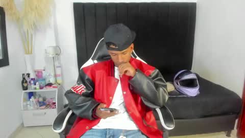 Snapshot of anthoy_wayans chatting on 05/01/26, 12:26 online show from 05/01/26, 12:26