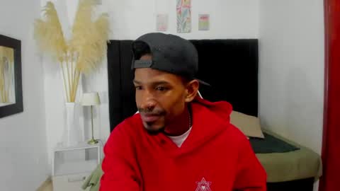 Snapshot of anthoy_wayans chatting on 05/15/26, 12:17 online show from 05/15/26, 12:17