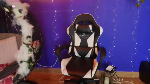 Snapshot of anto_thompson chatting on 11/30/25, 02:59 Antonella online show from 11/30/25, 02:59