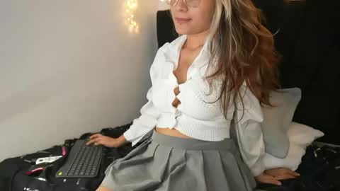 Snapshot of antofoxwbc chatting on 06/05/26, 06:57 Anto online show from 06/05/26, 06:57