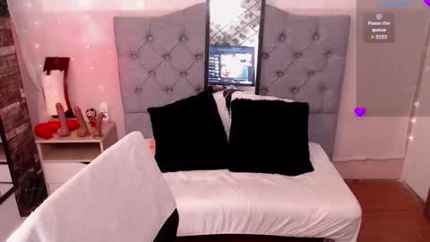 Snapshot of antolyh_c chatting on 11/10/25, 12:15 antolyh_c online show from 11/10/25, 12:15