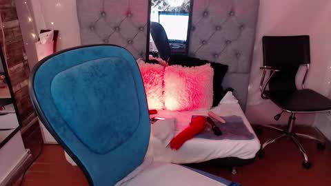 Snapshot of antolyh_c chatting on 03/14/26, 12:10 antolyh_c online show from 03/14/26, 12:10