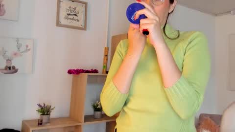 Antonella online show from 10/24/25, 12:12