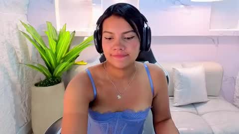 Snapshot of antonela_tp chatting on 09/20/25, 12:39 Antonela online show from 09/20/25, 12:39