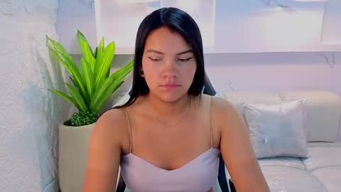 Snapshot of antonela_tp chatting on 09/23/25, 12:52 Antonela online show from 09/23/25, 12:52