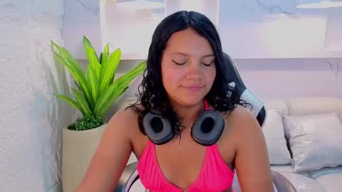 Snapshot of antonela_tp chatting on 09/25/25, 05:27 Antonela online show from 09/25/25, 05:27