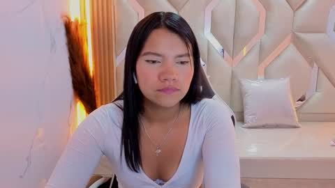 Snapshot of antonela_tp chatting on 10/13/25, 12:49 Antonela online show from 10/13/25, 12:49