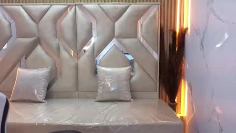 Snapshot of antonela_tp chatting on 10/28/25, 12:52 Antonela online show from 10/28/25, 12:52