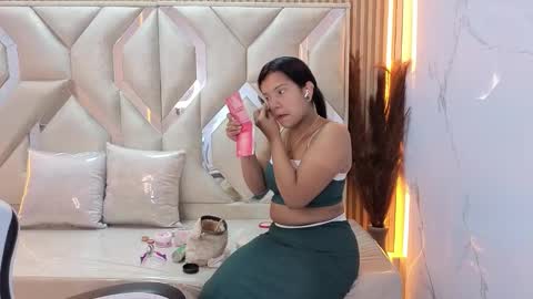 Snapshot of antonela_tp chatting on 10/29/25, 01:13 Antonela online show from 10/29/25, 01:13