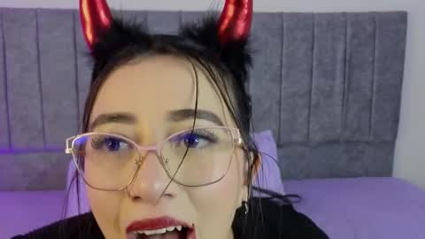 antonella online show from 10/21/25, 07:47