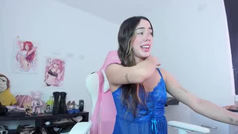 Antonella online show from 10/21/25, 08:31