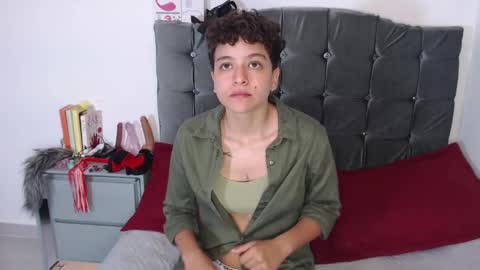 Snapshot of antonella_cruz02 chatting on 04/28/26, 04:06 anto ford02 online show from 04/28/26, 04:06