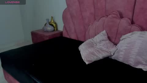 Snapshot of antonella_foxxxx chatting on 12/16/25, 03:06 antonella_foxxxx online show from 12/16/25, 03:06