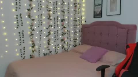 Snapshot of antonella_heinz_ chatting on 06/12/26, 06:18 Antonella online show from 06/12/26, 06:18
