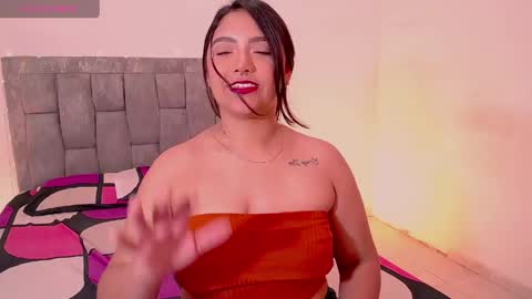 Snapshot of antonella_hot_x chatting on 05/13/26, 12:52 Antonella online show from 05/13/26, 12:52