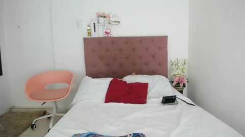 Snapshot of antonella_mcry chatting on 01/09/25, 02:22 antonella online show from 01/09/25, 02:22