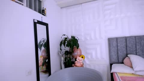 Snapshot of antonella_mcry chatting on 02/04/25, 04:26 antonella online show from 02/04/25, 04:26
