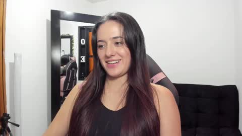 Snapshot of antonella_naughty1 chatting on 02/19/25, 08:31 antonella online show from 02/19/25, 08:31