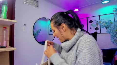 Snapshot of antonella_rivers chatting on 05/01/26, 12:43 Antonella. online show from 05/01/26, 12:43
