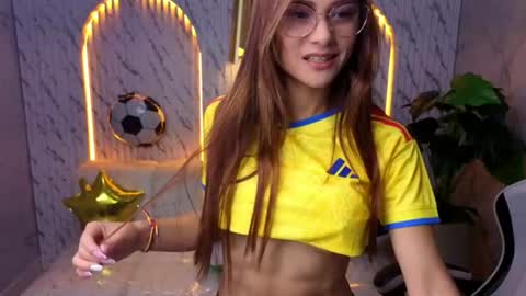 Snapshot of antonella_tx_ chatting on 06/27/26, 12:44 Follow me.. Live 1430 to 2100 online show from 06/27/26, 12:44