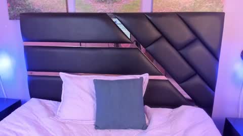 My name is Andrea  thumb up me please its important online show from 12/13/24, 08:58