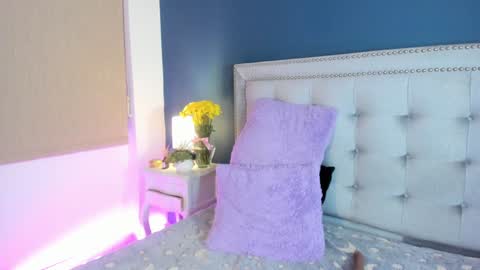 Snapshot of antonellaparker chatting on 01/01/25, 06:27 Sarah online show from 01/01/25, 06:27