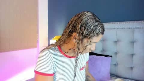 Snapshot of antonellaparker chatting on 01/04/25, 01:21 Sarah online show from 01/04/25, 01:21