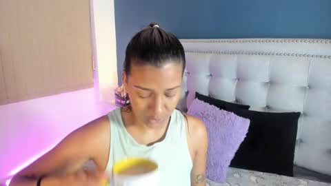 Snapshot of antonellaparker chatting on 02/22/25, 12:19 Sarah online show from 02/22/25, 12:19