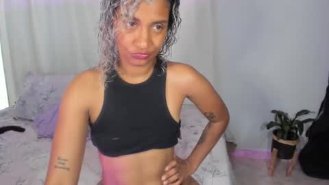 Snapshot of antonellaparker chatting on 10/25/25, 05:19 Sarah online show from 10/25/25, 05:19