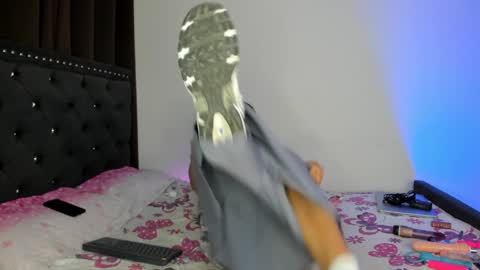 help me reach 100 likes babe online show from 12/13/24, 06:00