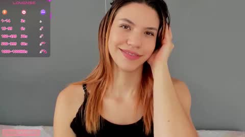 Snapshot of antonellarossii_ chatting on 10/18/25, 02:18 Antonella online show from 10/18/25, 02:18