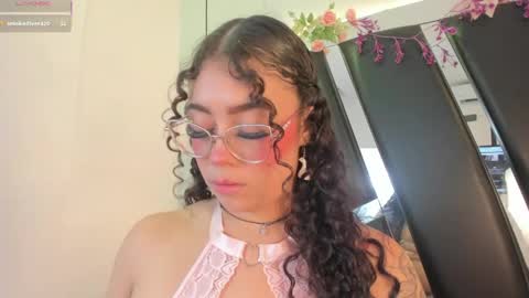 A N T O N E L L E  online show from 06/03/26, 02:33