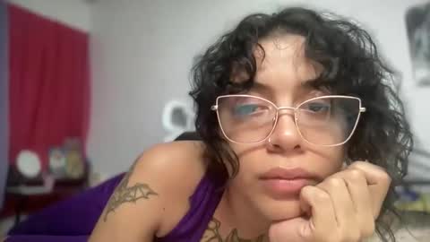 Snapshot of antoniabloom chatting on 12/19/25, 03:02 Antonia online show from 12/19/25, 03:02