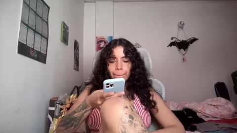 Snapshot of antoniabloom chatting on 01/06/26, 05:27 Antonia online show from 01/06/26, 05:27