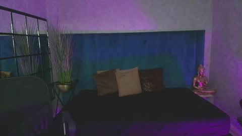 A N T O N I A online show from 05/06/26, 11:04