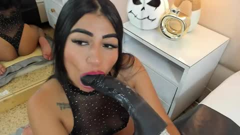 Antonia online show from 10/14/25, 07:47