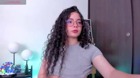 Snapshot of antoniart_ chatting on 12/04/24, 03:37 Antonia online show from 12/04/24, 03:37