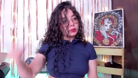 Snapshot of antoniart_ chatting on 01/07/25, 03:14 Antonia online show from 01/07/25, 03:14