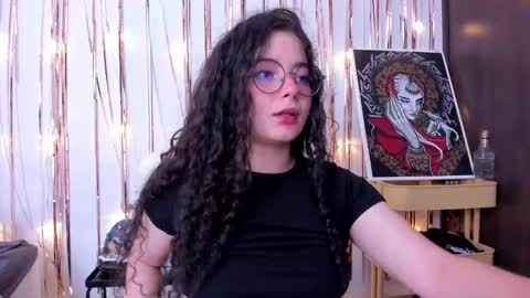 Snapshot of antoniart_ chatting on 01/16/25, 01:37 Antonia online show from 01/16/25, 01:37