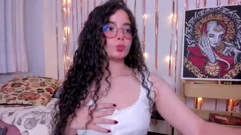 Snapshot of antoniart_ chatting on 01/23/25, 12:46 Antonia online show from 01/23/25, 12:46