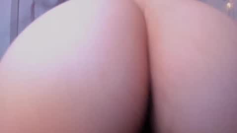 Snapshot of antoniart_ chatting on 03/03/25, 04:14 Antonia online show from 03/03/25, 04:14