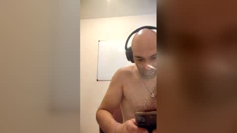 Snapshot of antonio3182b chatting on 07/18/26, 06:17 antonio3182b online show from 07/18/26, 06:17