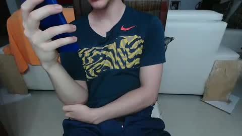 Snapshot of antonio_ricci chatting on 10/21/25, 01:17 antonio_ricci online show from 10/21/25, 01:17