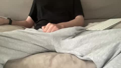 Snapshot of antoniobastt chatting on 03/18/26, 04:43 tonbas online show from 03/18/26, 04:43