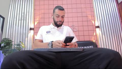 Juan Camilo online show from 01/05/25, 01:13