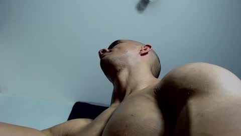 Snapshot of antonywebb94 chatting on 02/03/25, 05:18 Instagram miguelangel1802 online show from 02/03/25, 05:18