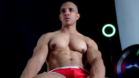 Snapshot of antonywebb94 chatting on 09/19/25, 04:51 Instagram miguelangel1802 online show from 09/19/25, 04:51