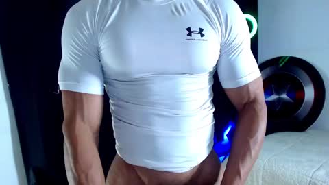 Snapshot of antonywebb94 chatting on 09/29/25, 05:56 Instagram miguelangel1802 online show from 09/29/25, 05:56