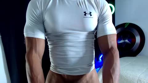 Snapshot of antonywebb94 chatting on 09/30/25, 06:07 Instagram miguelangel1802 online show from 09/30/25, 06:07